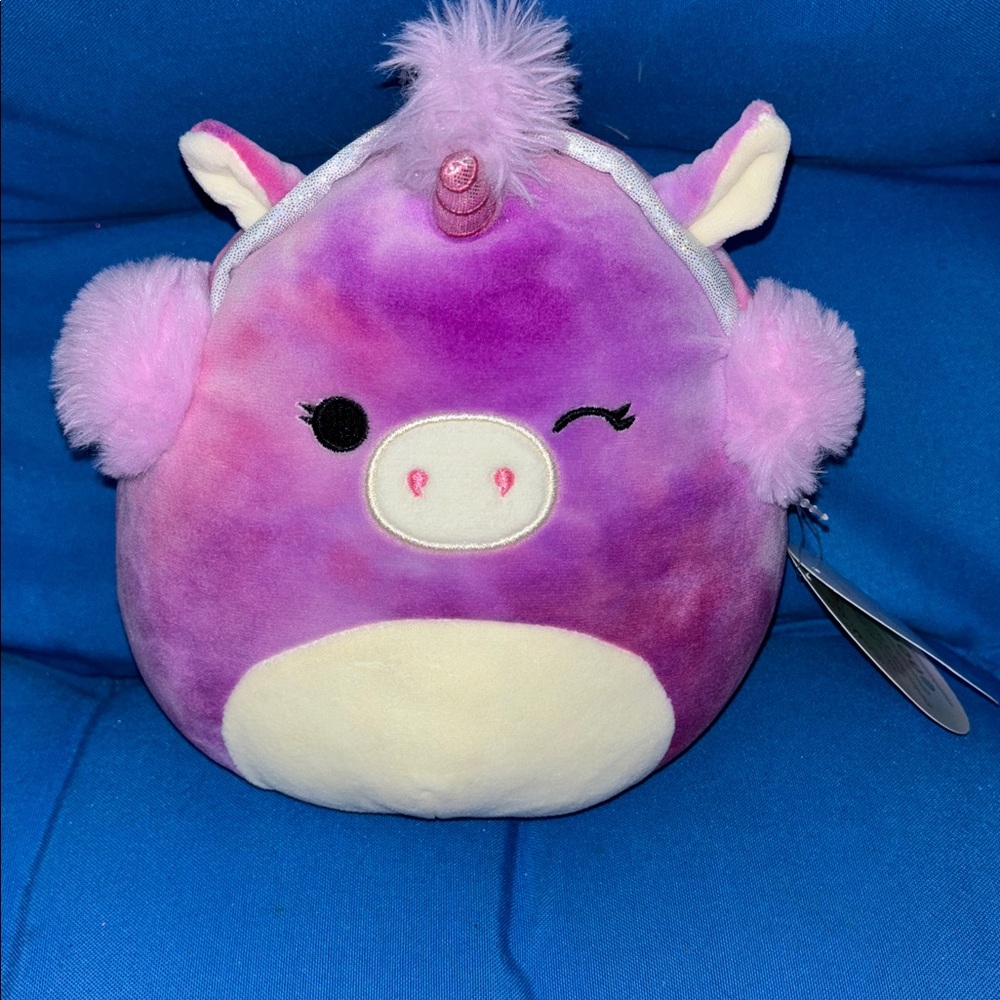 Original SquishMallows Lola Rare Christmas Themed Size 7 “ Inch 07/19/2022 NWTS - Picture 1 of 12